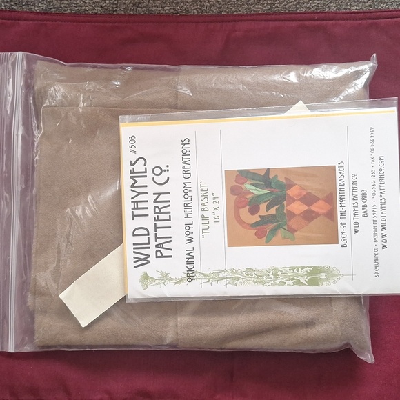 Wild Thymes Pattern Co Original Wool Heirloom Creation "Tulip Basket" 16"×24" - Picture 2 of 8